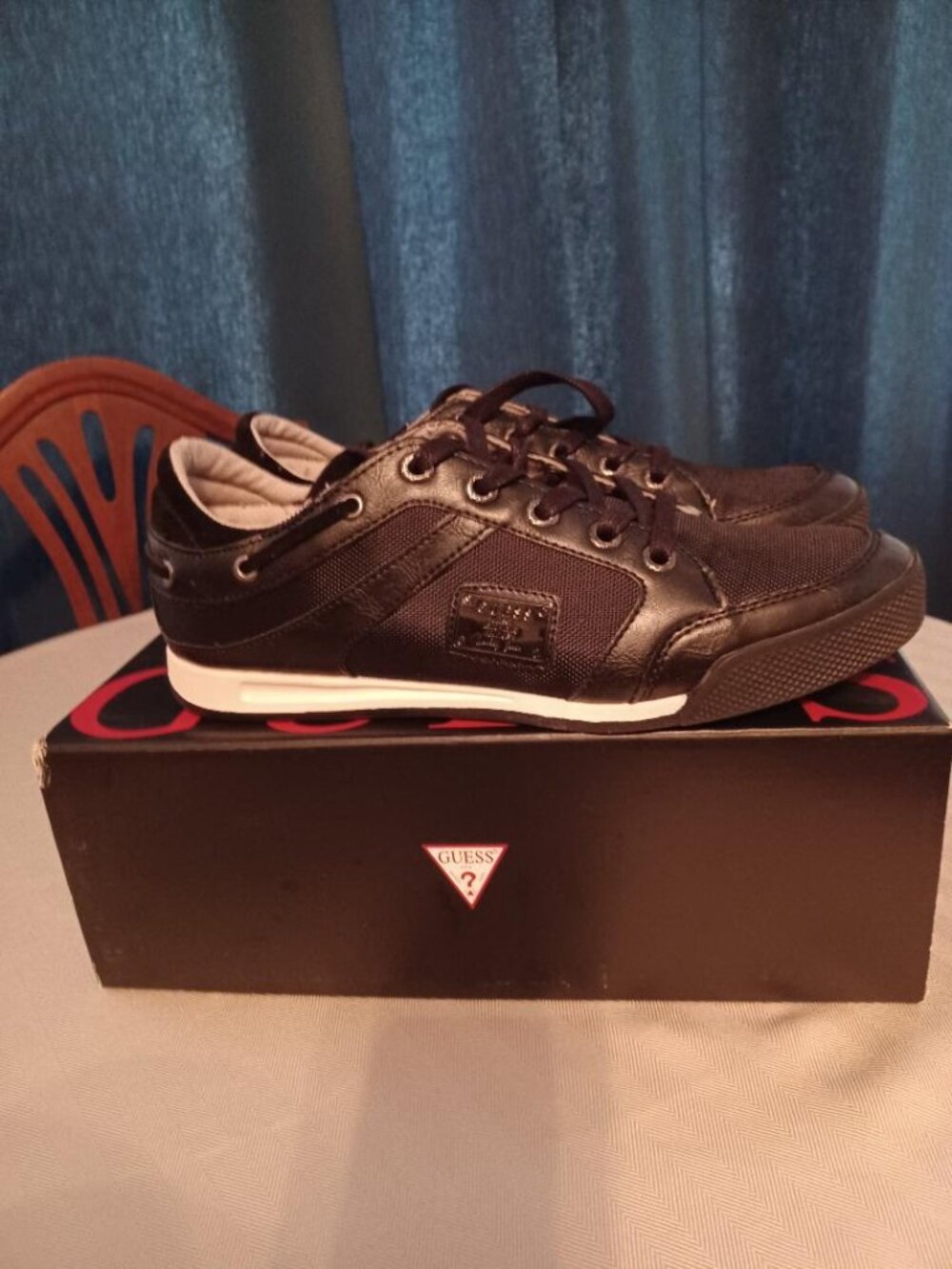 Men's Guess Sneaker